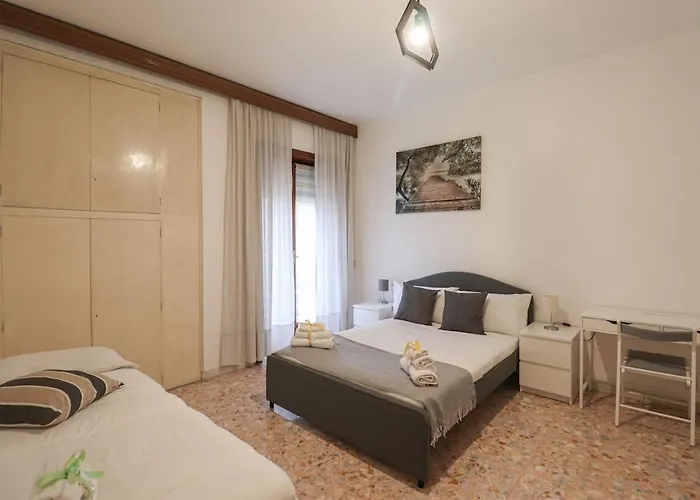 Apartament Chic 2 - 20 Min Colosseo & Metro 5 Min *
